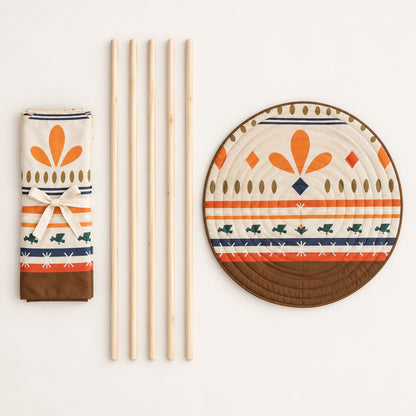 What comes in the box: folded canvas, five pine poles and the round padded mat