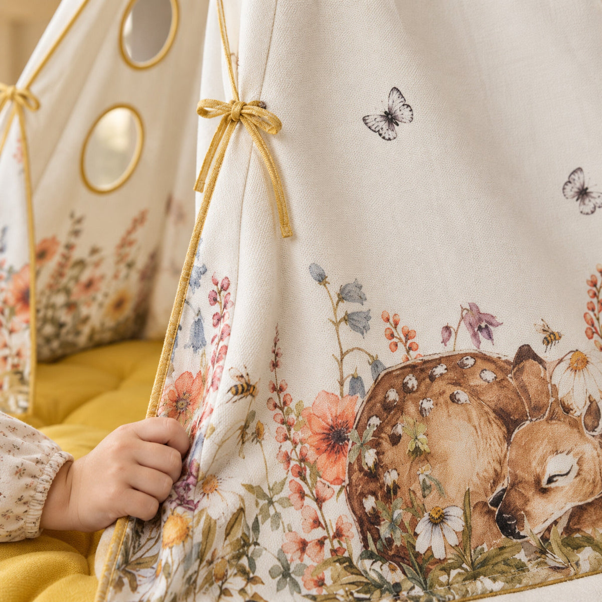 Close-up of the Wildflower meadow print on cotton canvas