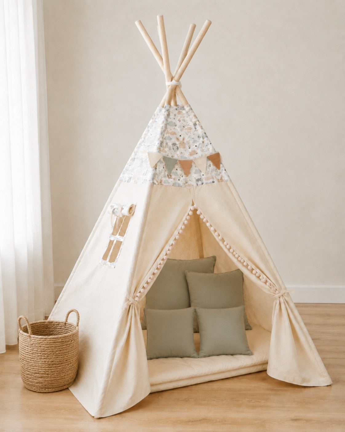Woodland Animal Kids Teepee – Full den set with mat, cushions, bunting and storage basket